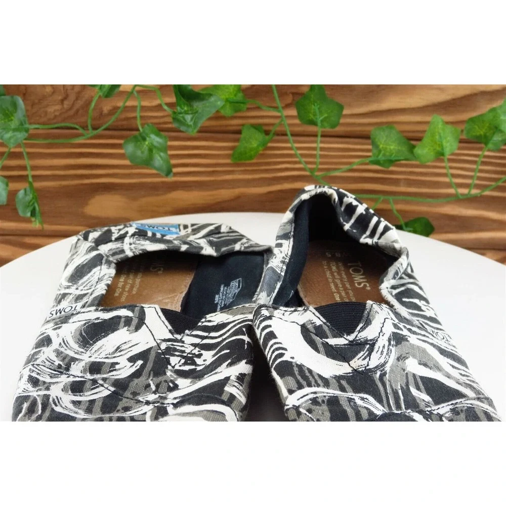 Toms Women Sz 8.5 M Gray Flat‎ Fabric Shoes